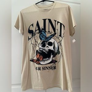 NWT Popular Poison Cream/Tan ‘Saint or Sinner’ Skull 💀 size small graphic tee